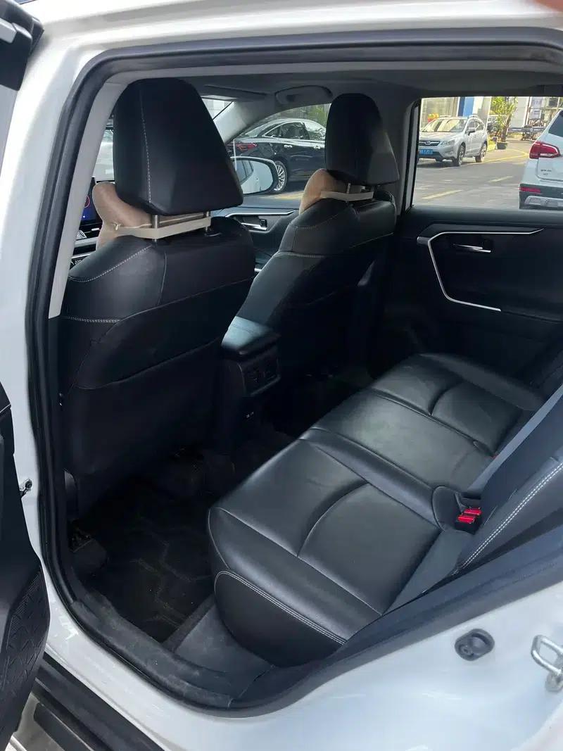 RAV4 2020 2.0L CVT 2WD Fashion Plus Edition — миниатюра 27