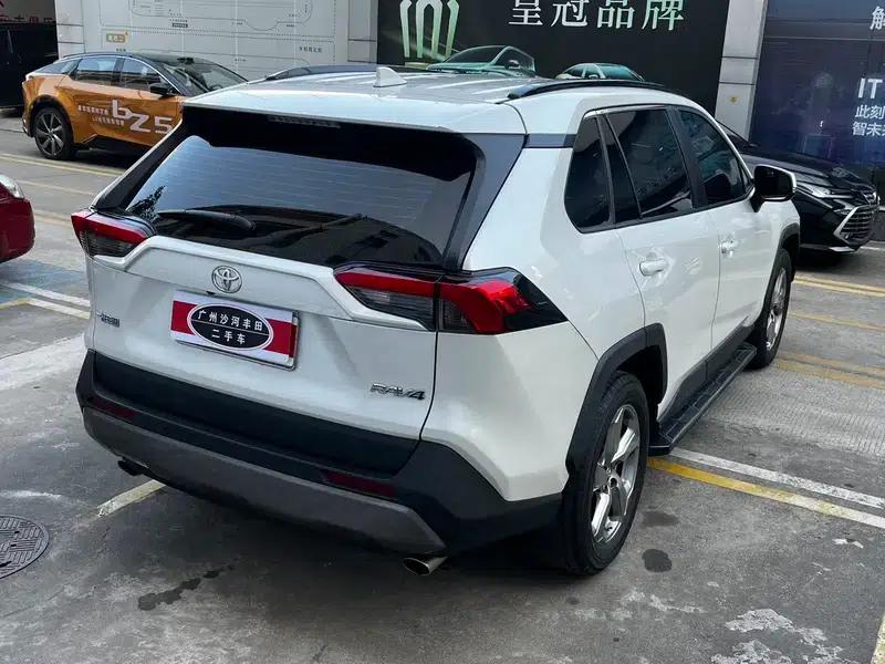 RAV4 2020 2.0L CVT 2WD Fashion Plus Edition — миниатюра 7