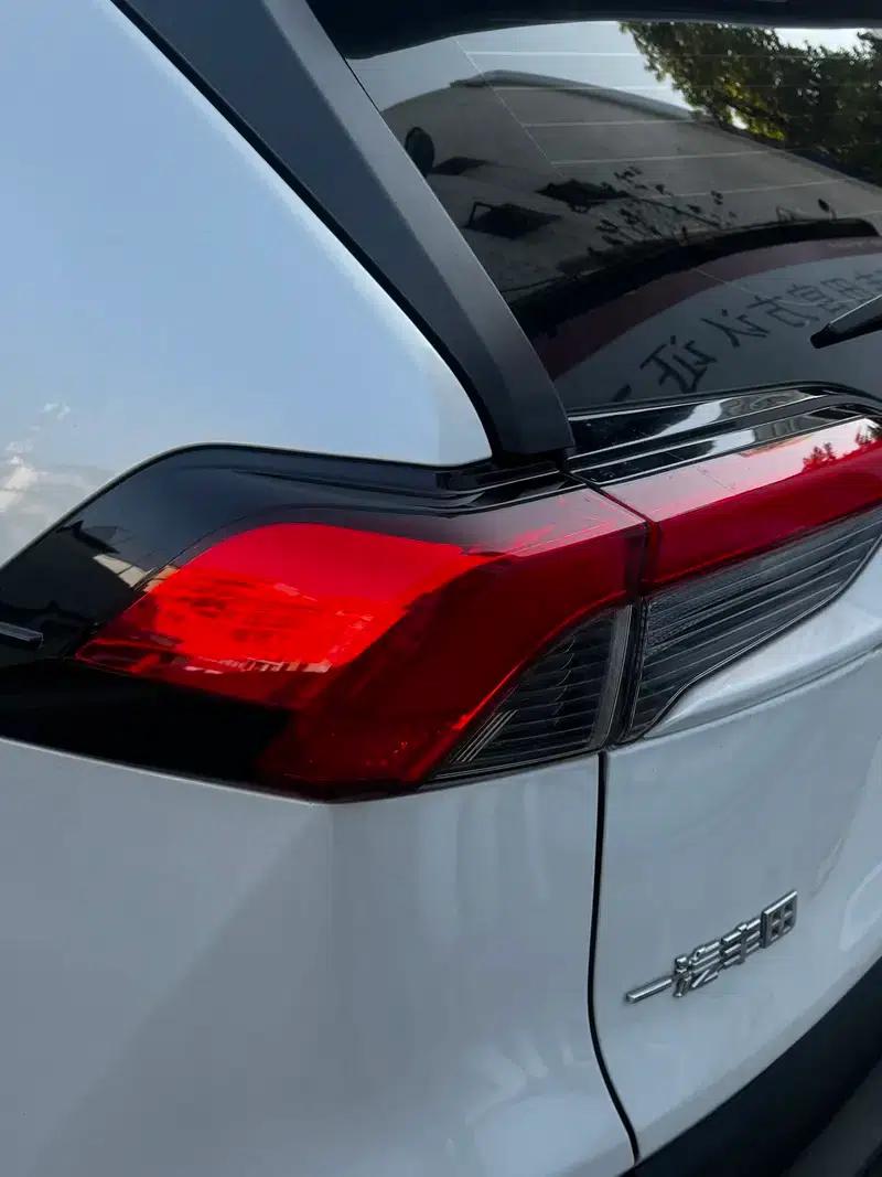RAV4 2020 2.0L CVT 2WD Fashion Plus Edition — миниатюра 10