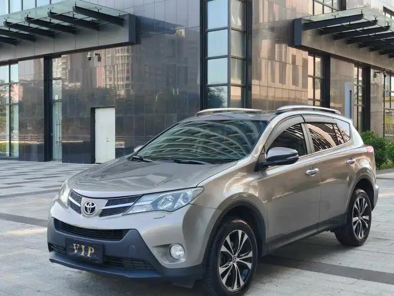 2015 RAV4 2.5L Automatic 4WD Luxury Edition — миниатюра 1