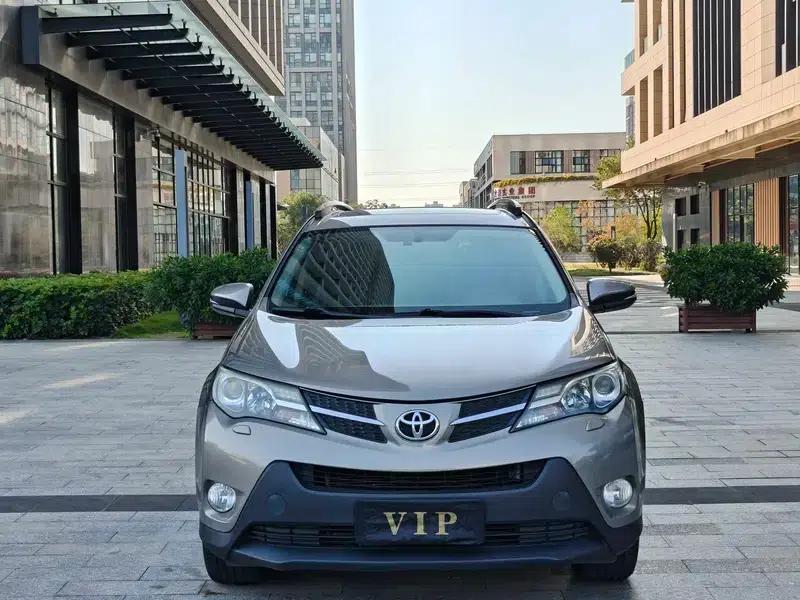 2015 RAV4 2.5L Automatic 4WD Luxury Edition — миниатюра 2