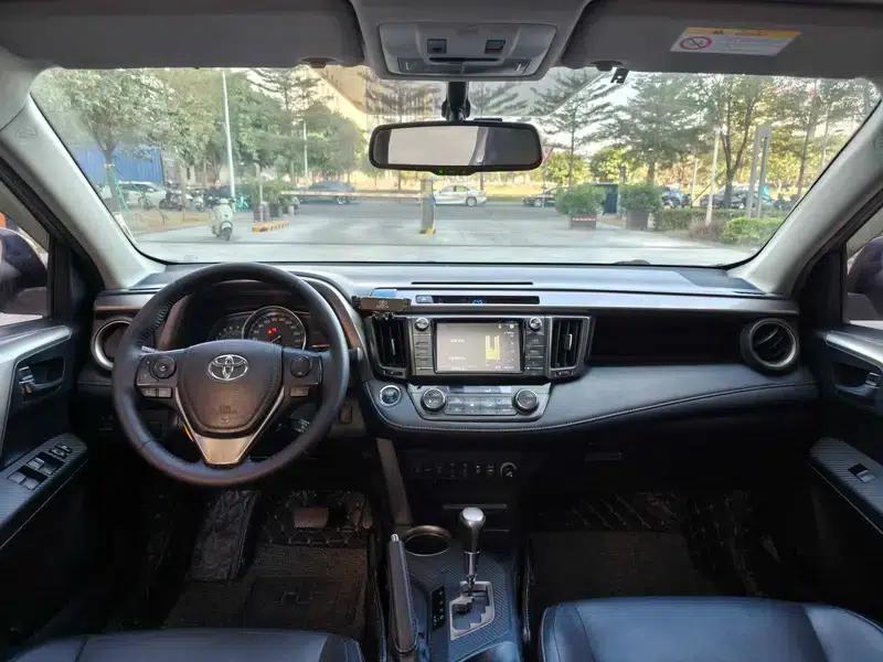 2015 RAV4 2.5L Automatic 4WD Luxury Edition — миниатюра 11