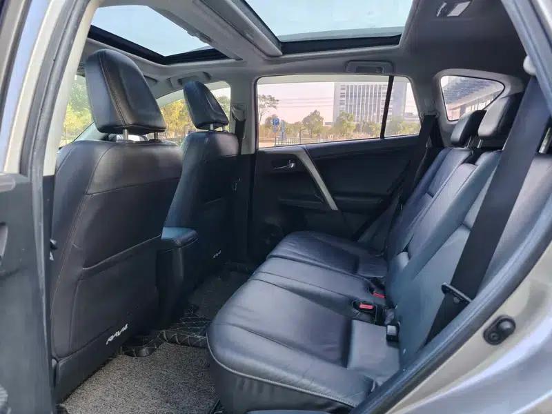 2015 RAV4 2.5L Automatic 4WD Luxury Edition — миниатюра 15