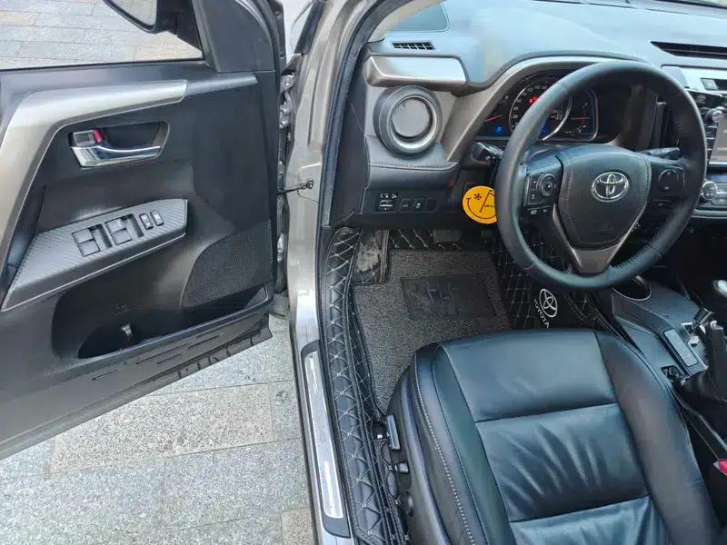 2015 RAV4 2.5L Automatic 4WD Luxury Edition — миниатюра 8
