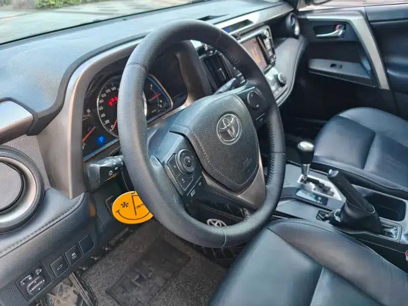 2015 RAV4 2.5L Automatic 4WD Luxury Edition — миниатюра 10