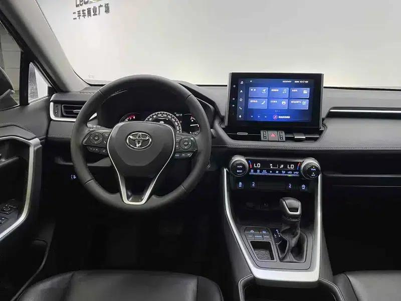 2023 RAV4 2.0L CVT 2WD Fashion Edition — миниатюра 13