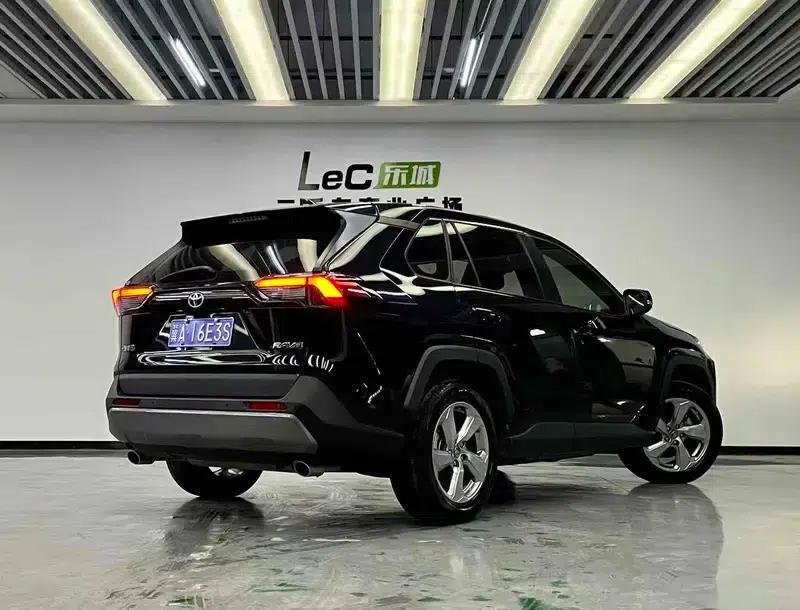 2023 RAV4 2.0L CVT 2WD Fashion Edition — миниатюра 6
