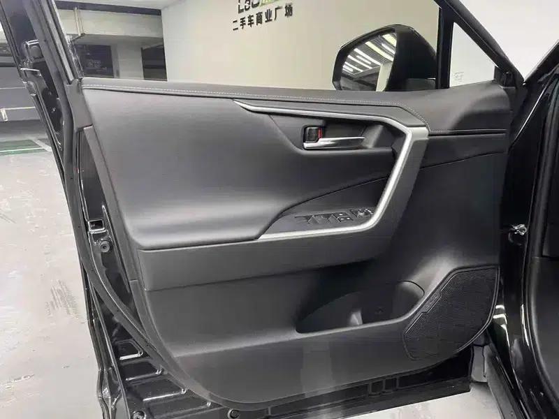 2023 RAV4 2.0L CVT 2WD Fashion Edition — миниатюра 7