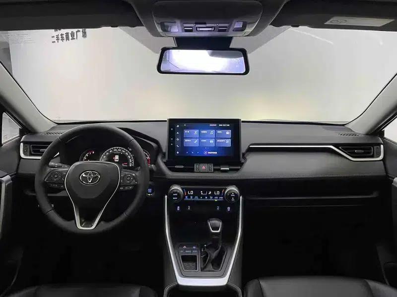 2023 RAV4 2.0L CVT 2WD Fashion Edition — миниатюра 10