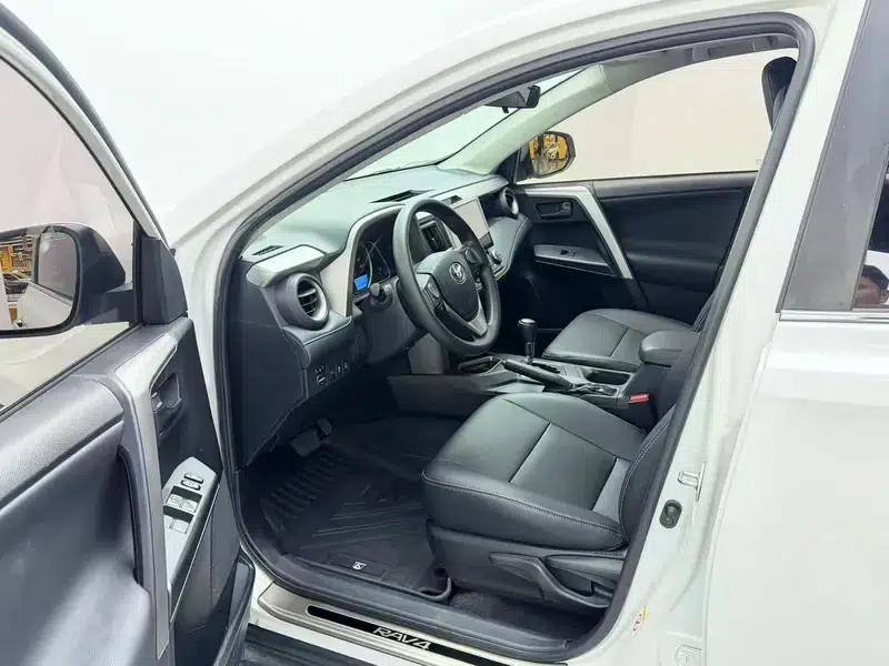 2016 RAV4 2.0L CVT 2WD Fashion Edition — миниатюра 17