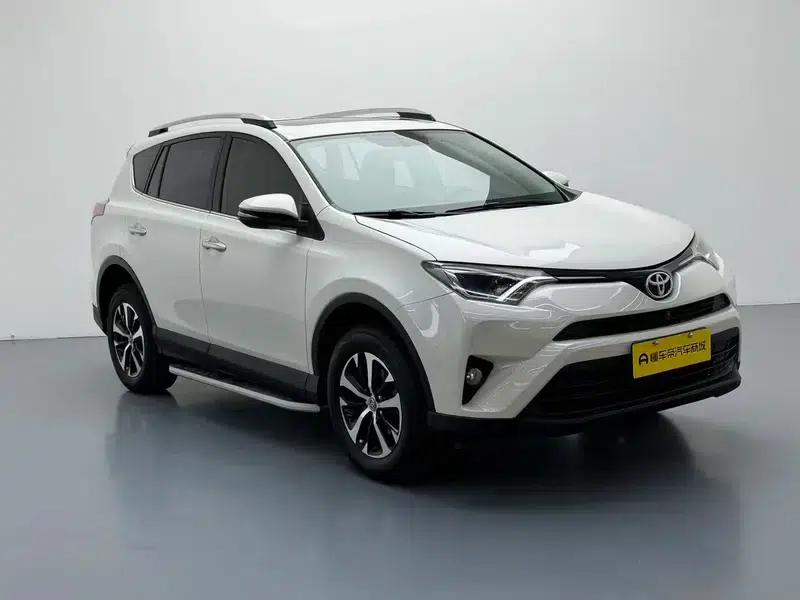 2016 RAV4 2.0L CVT 2WD Fashion Edition — миниатюра 3