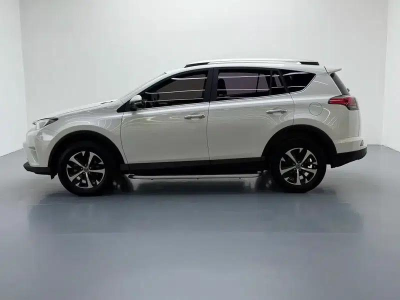 2016 RAV4 2.0L CVT 2WD Fashion Edition — миниатюра 4