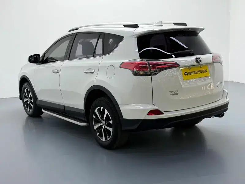 2016 RAV4 2.0L CVT 2WD Fashion Edition — миниатюра 5