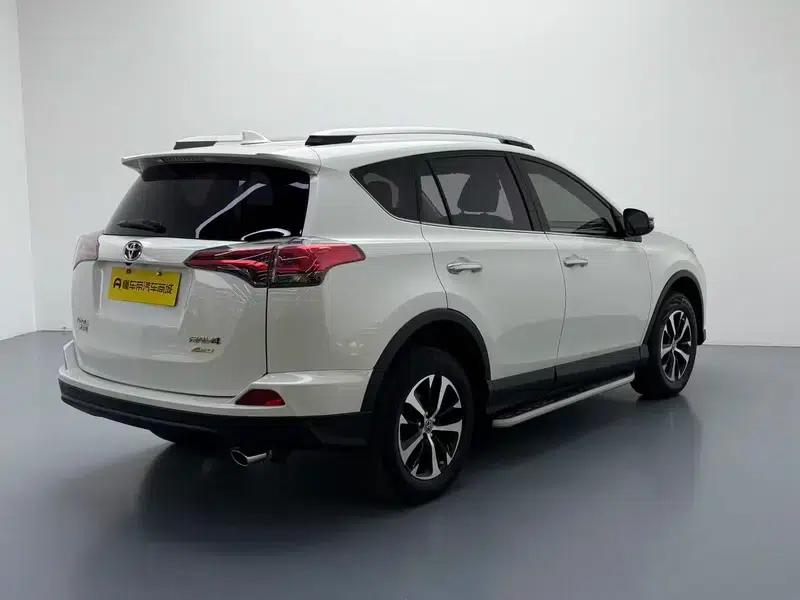 2016 RAV4 2.0L CVT 2WD Fashion Edition — миниатюра 7