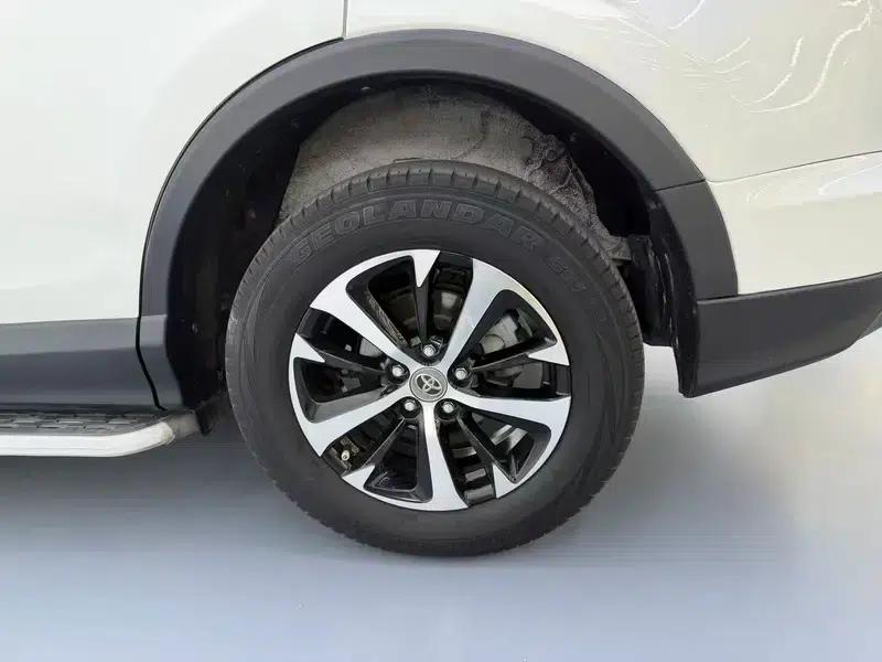 2016 RAV4 2.0L CVT 2WD Fashion Edition — миниатюра 9