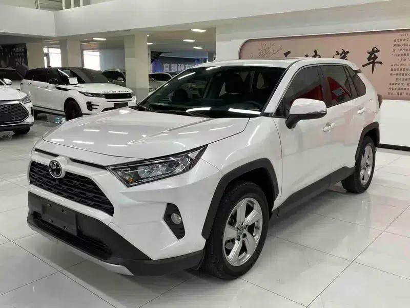 RAV4 2021 2.0L CVT 2WD Fashion Edition — миниатюра 1