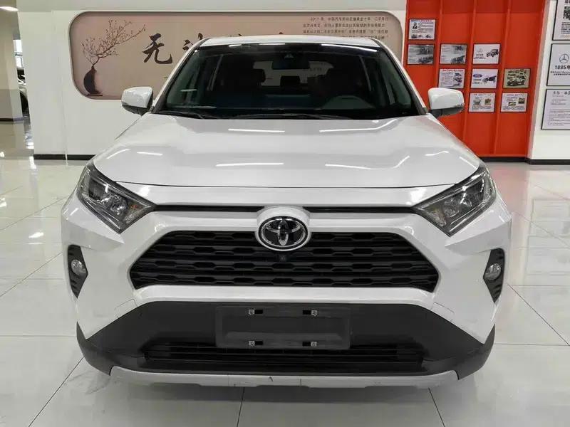 RAV4 2021 2.0L CVT 2WD Fashion Edition — миниатюра 2