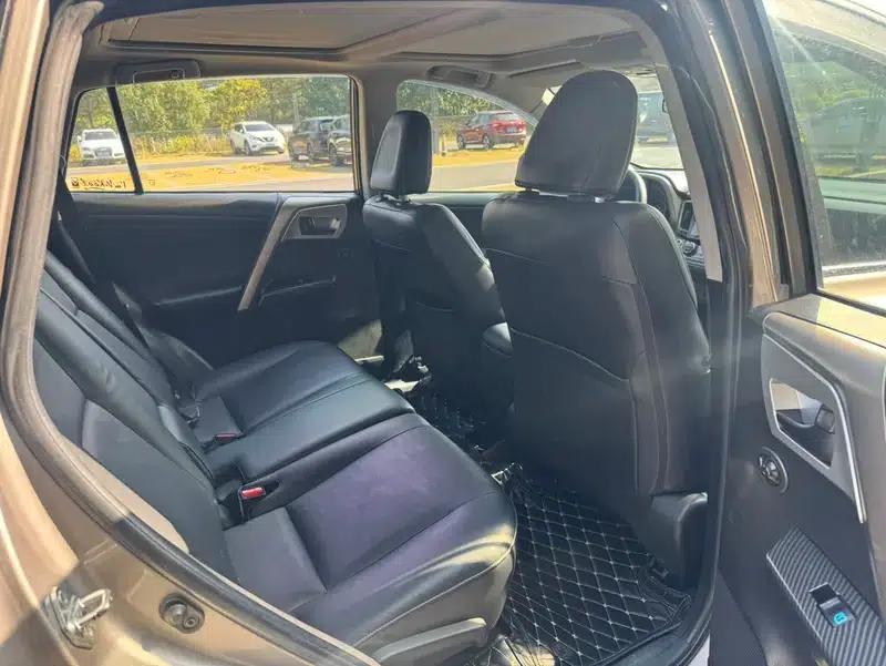 2015 RAV4 2.5L Automatic 4WD Luxury Edition — миниатюра 11