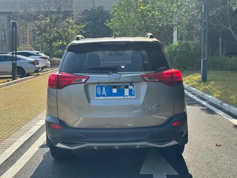 2015 RAV4 2.5L Automatic 4WD Luxury Edition — миниатюра 4