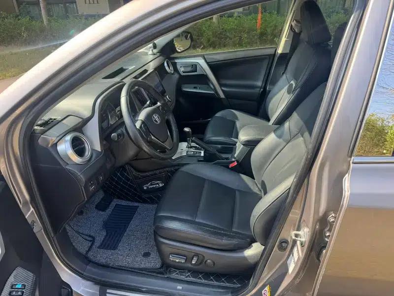 2015 RAV4 2.5L Automatic 4WD Luxury Edition — миниатюра 9