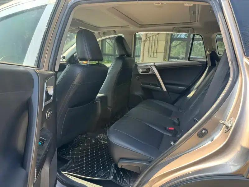 2015 RAV4 2.5L Automatic 4WD Luxury Edition — миниатюра 10