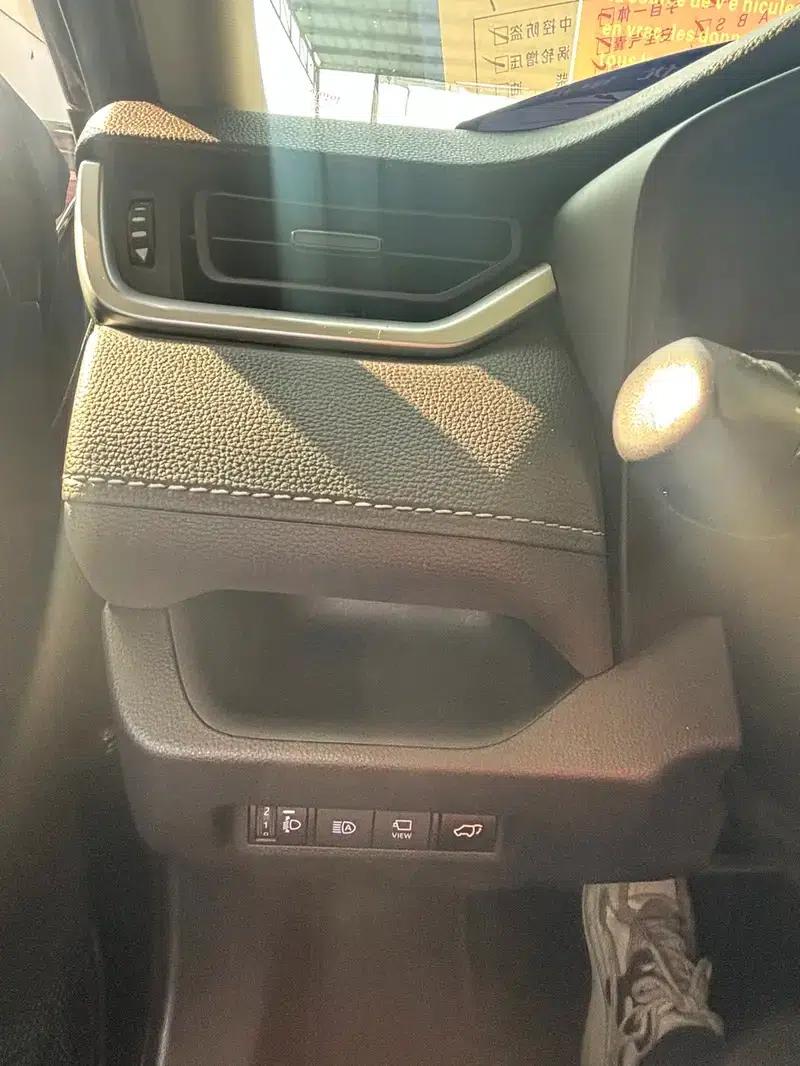 2021 Toyota RAV4 Hybrid 2.5L CVT 2WD Elite Edition — миниатюра 8