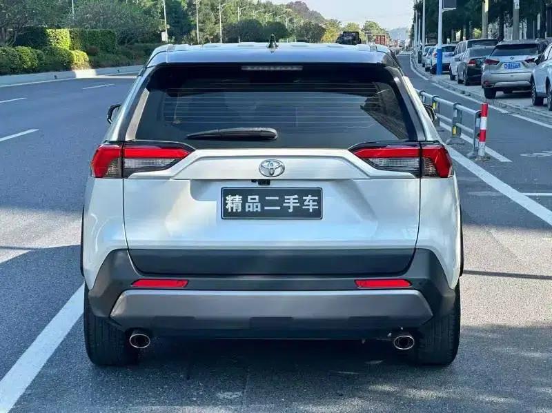 2022 RAV4 2.0L CVT 2WD Fashion Plus Edition — миниатюра 5