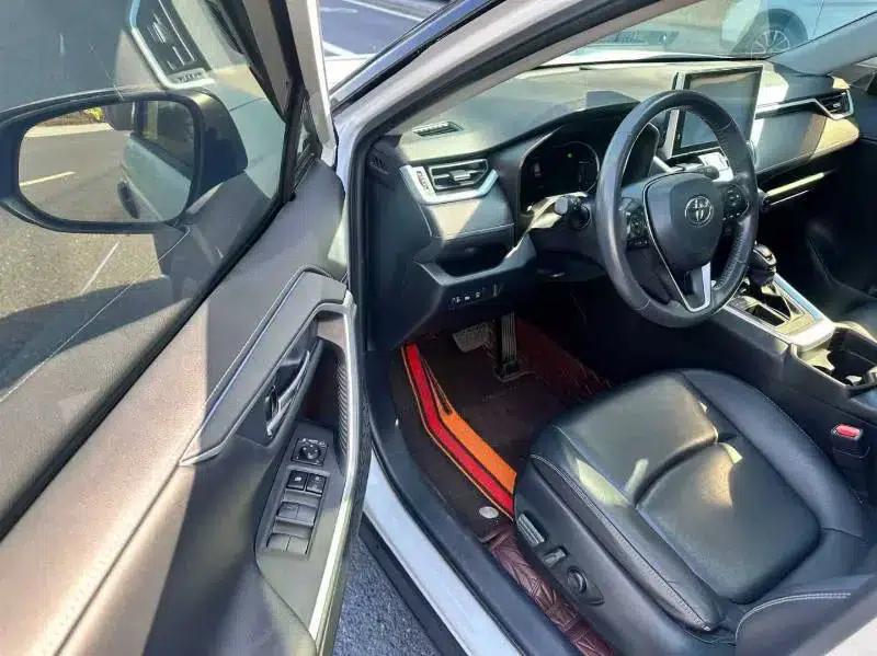 2022 RAV4 2.0L CVT 2WD Fashion Plus Edition — миниатюра 9
