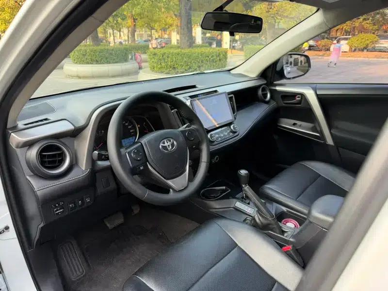 2016 RAV4 2.0L CVT 2WD Fashion Edition — миниатюра 14