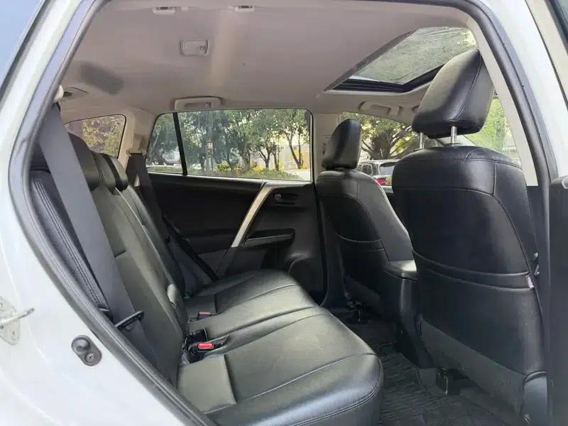 2016 RAV4 2.0L CVT 2WD Fashion Edition — миниатюра 16