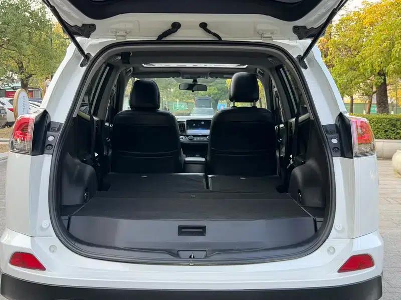 2016 RAV4 2.0L CVT 2WD Fashion Edition — миниатюра 17