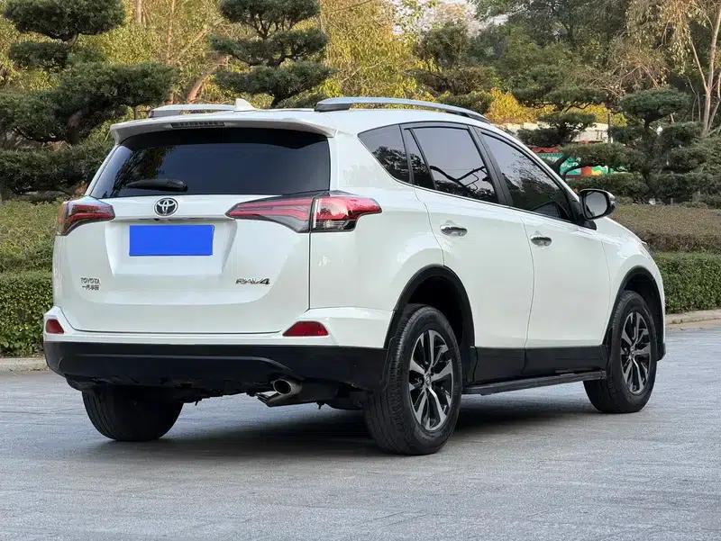 2016 RAV4 2.0L CVT 2WD Fashion Edition — миниатюра 6