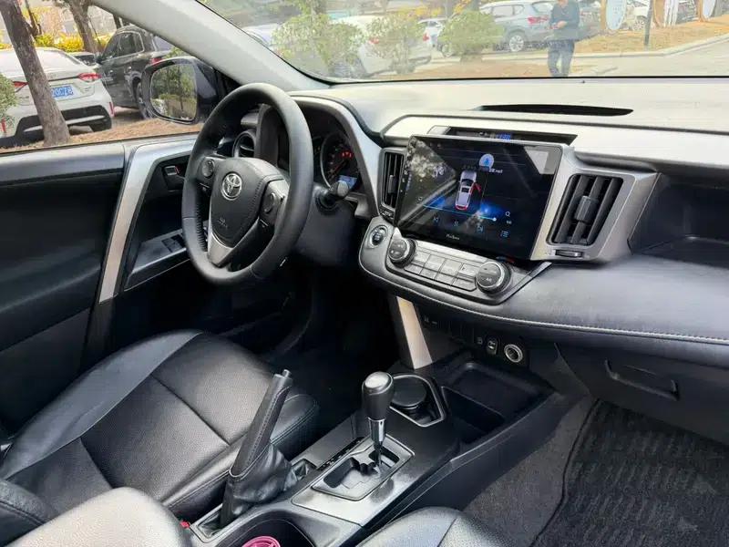 2016 RAV4 2.0L CVT 2WD Fashion Edition — миниатюра 10