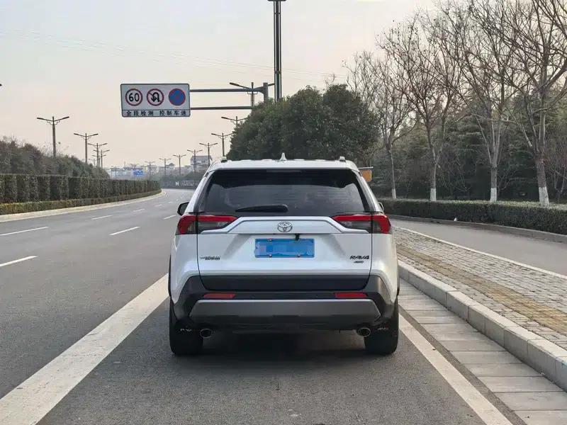 2021 RAV4 2.0L CVT 4WD Fashion Plus Edition — миниатюра 5