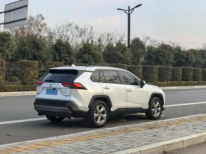 2021 RAV4 2.0L CVT 4WD Fashion Plus Edition — миниатюра 6