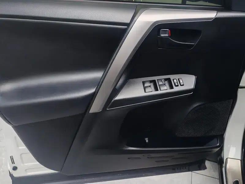 2018 RAV4 2.5L Automatic 4WD Elite i Edition — миниатюра 7