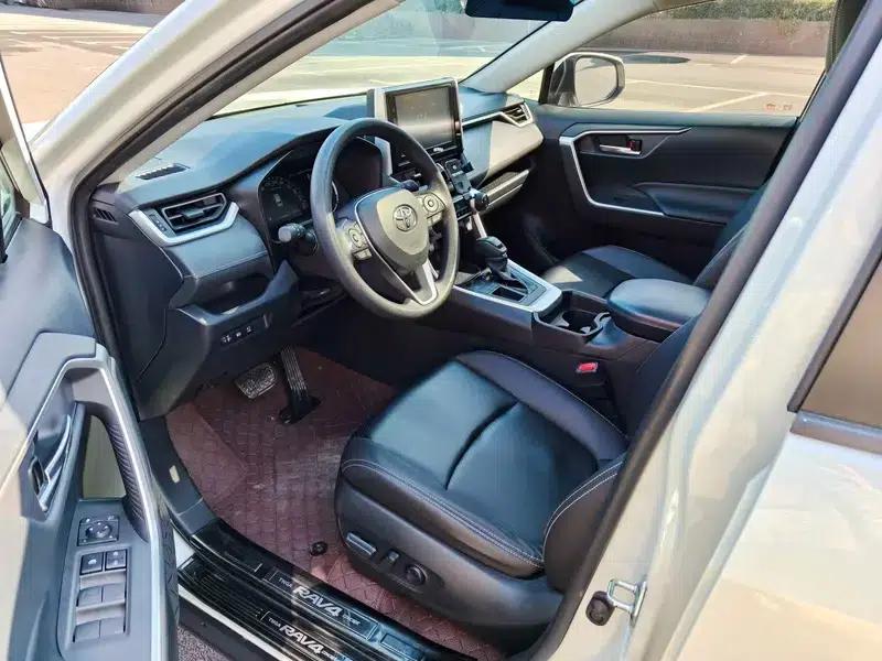 RAV4 2021 2.0L CVT 2WD Fashion Edition — миниатюра 8
