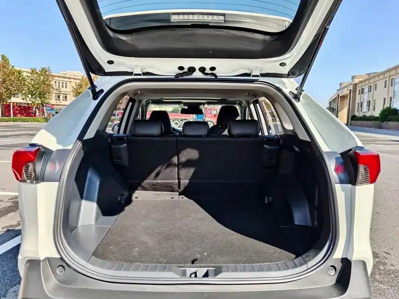 RAV4 2021 2.0L CVT 2WD Fashion Edition — миниатюра 10