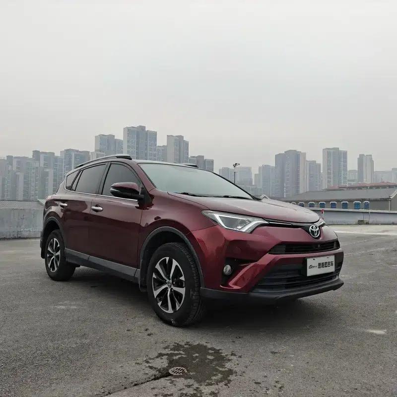 2016 RAV4 2.0L CVT 2WD Fashion Edition — миниатюра 3