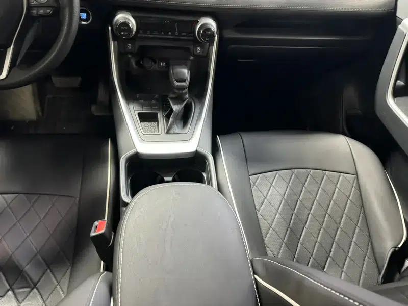 RAV4 2020 2.0L CVT 2WD Fashion Edition — миниатюра 12