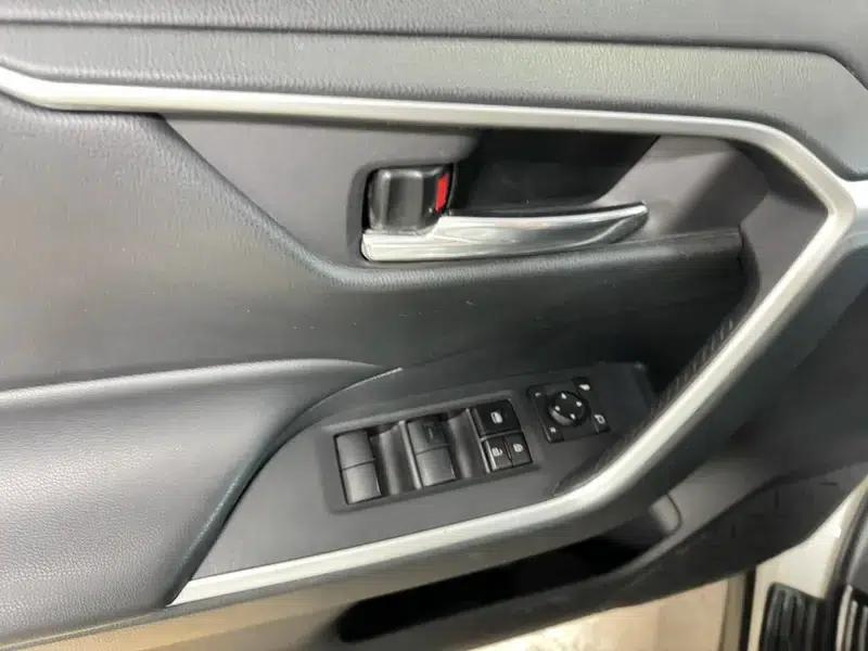RAV4 2020 2.0L CVT 2WD Fashion Edition — миниатюра 20