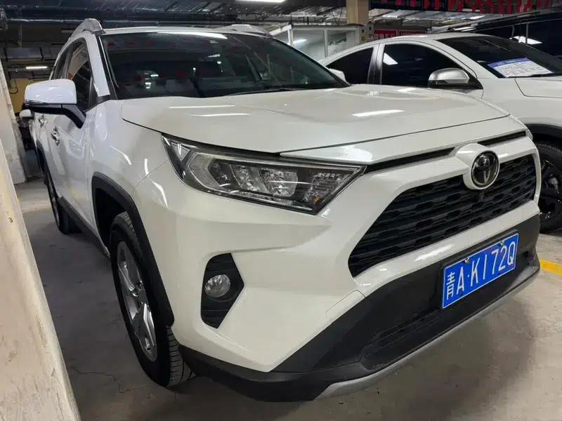RAV4 2020 2.0L CVT 2WD Fashion Edition — миниатюра 3