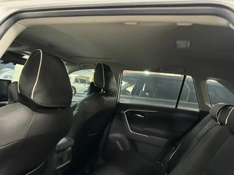 RAV4 2020 2.0L CVT 2WD Fashion Edition — миниатюра 21