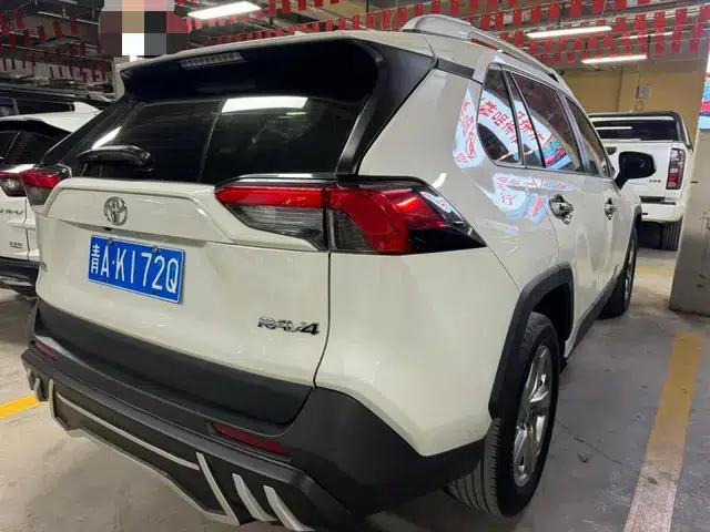RAV4 2020 2.0L CVT 2WD Fashion Edition — миниатюра 6