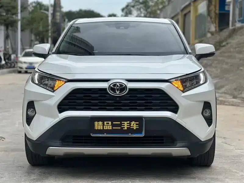 2022 Toyota RAV4 2.0L CVT 2WD Fashion Edition — миниатюра 2