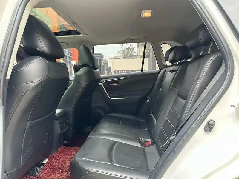 2022 Toyota RAV4 2.0L CVT 2WD Fashion Edition — миниатюра 18