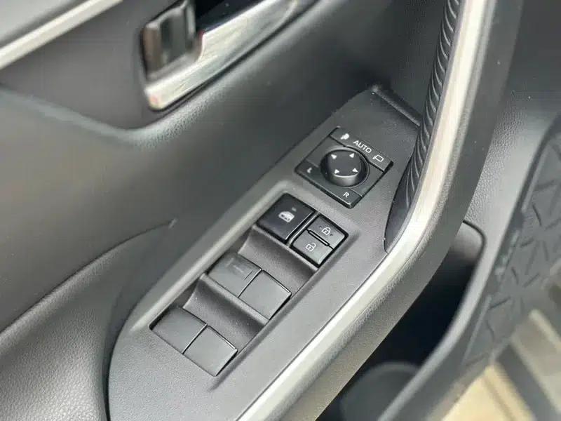 2022 Toyota RAV4 2.0L CVT 2WD Fashion Edition — миниатюра 19