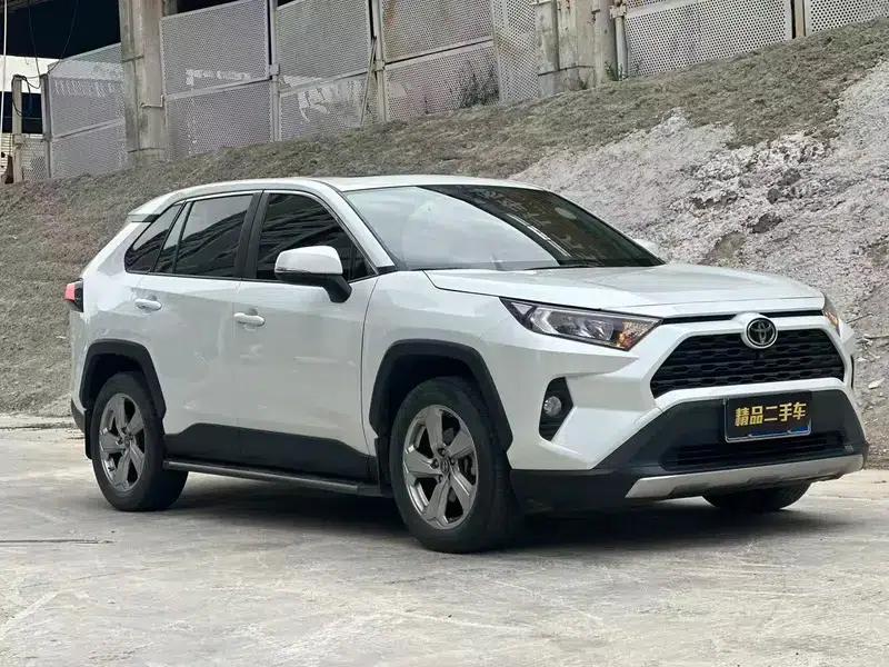 2022 Toyota RAV4 2.0L CVT 2WD Fashion Edition — миниатюра 3