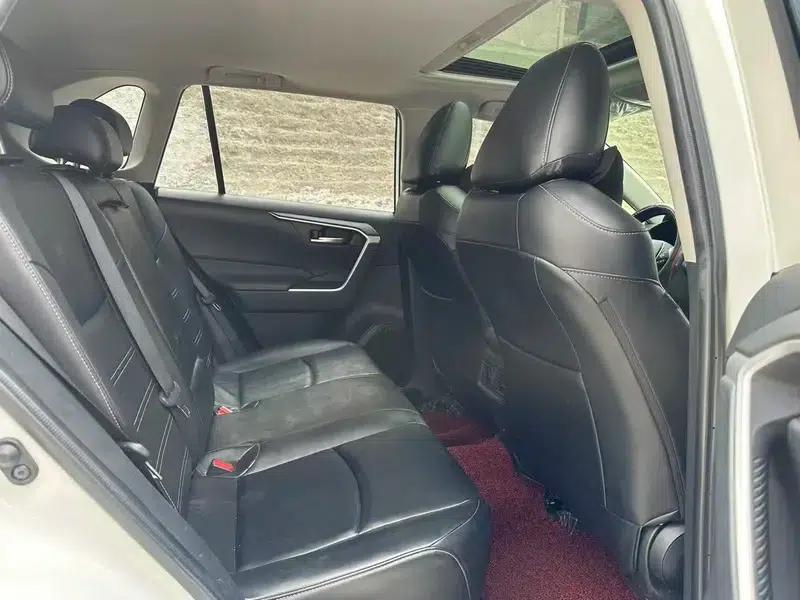 2022 Toyota RAV4 2.0L CVT 2WD Fashion Edition — миниатюра 21