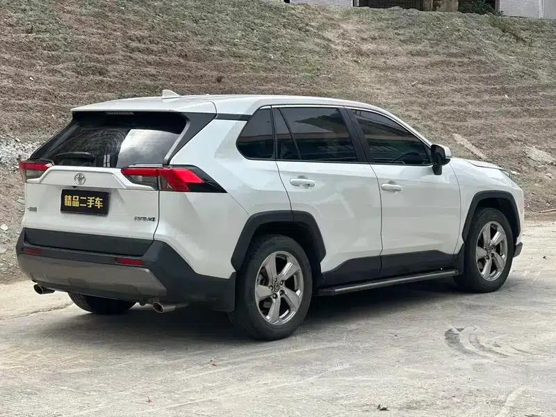 2022 Toyota RAV4 2.0L CVT 2WD Fashion Edition — миниатюра 6